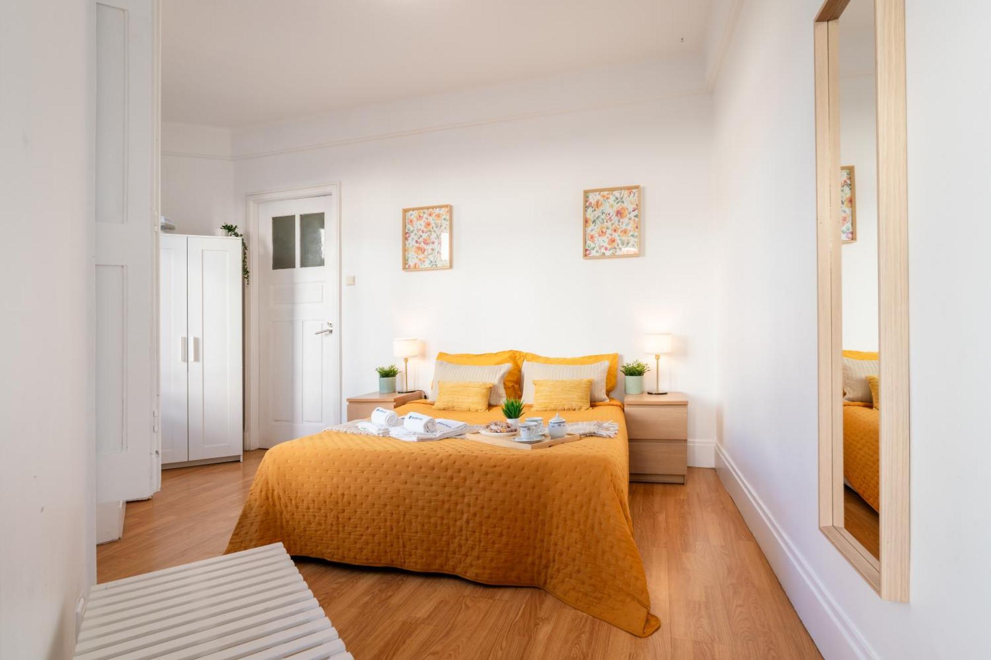 Host Wise - Spacious Comfortable Apartment - Balcony Porto Eksteriør bilde