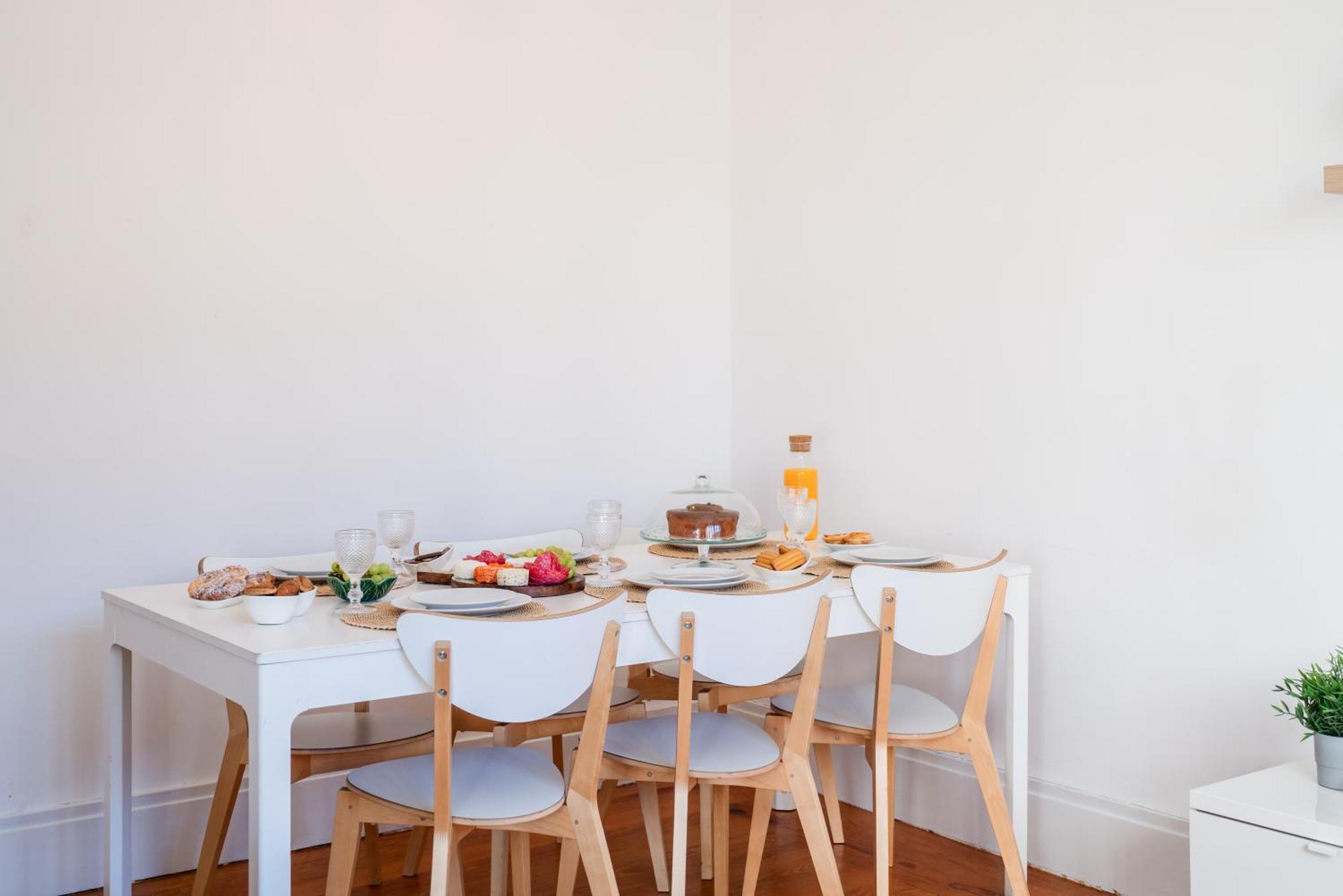 Host Wise - Spacious Comfortable Apartment - Balcony Porto Eksteriør bilde